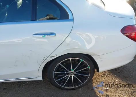 2020 Mercedes-Benz C 300 z USA, uszkodzony, nr VIN W1KWF8DB2LR572616